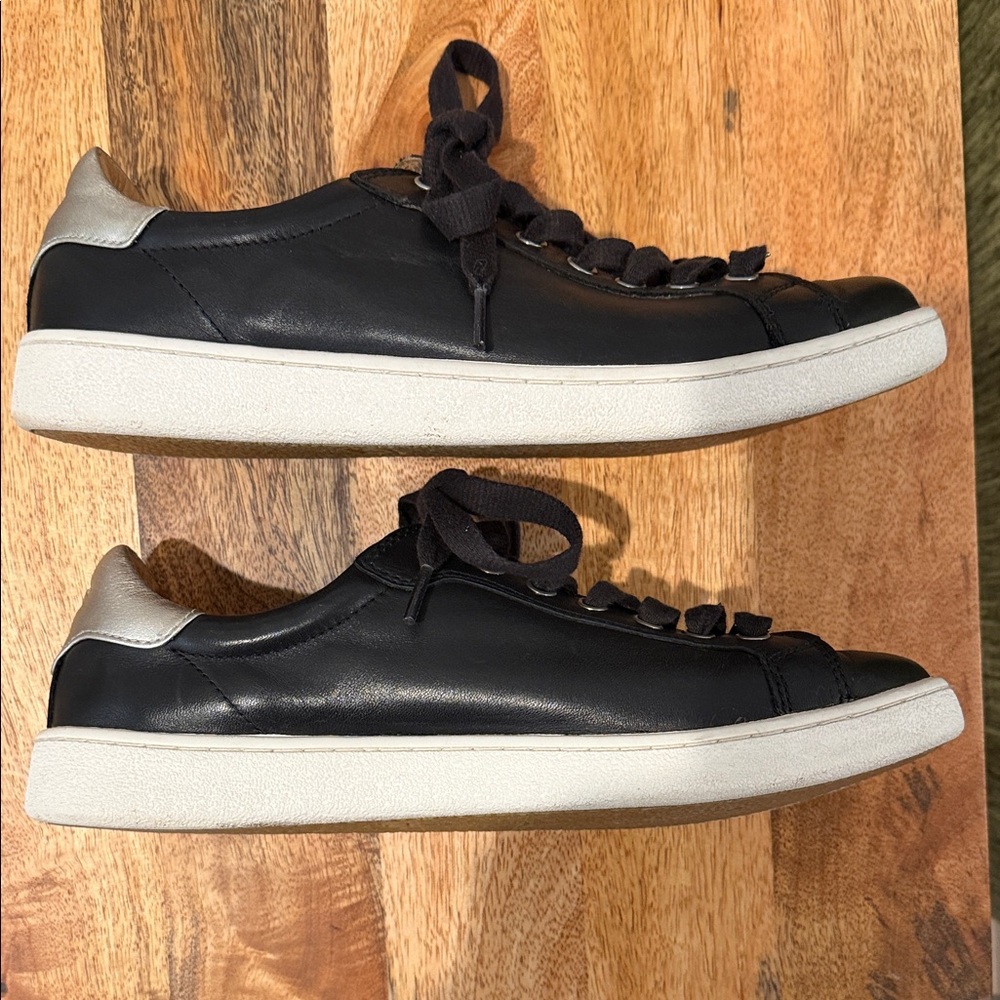 UGG Milo Black Leather Lifestyle Sneakers Size 40.5 9.5 - Picture 3 of 6